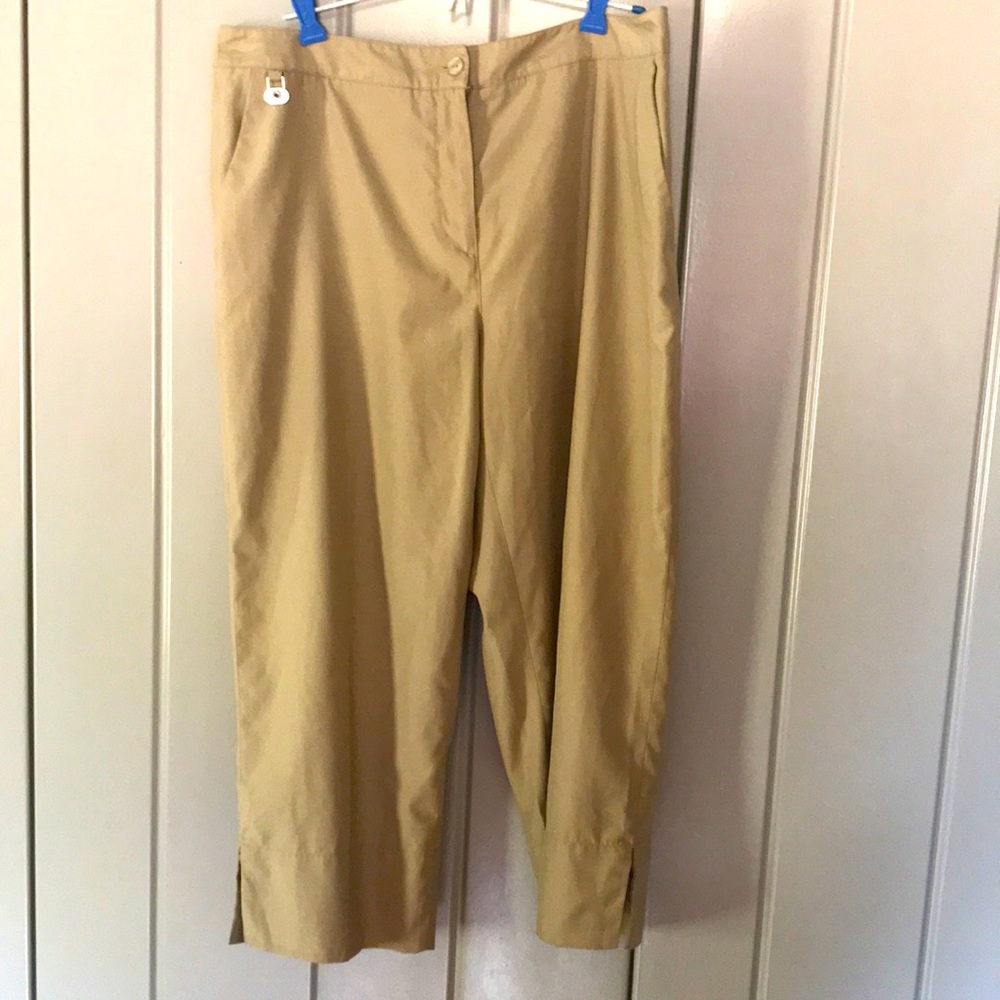 Liz Golf Audra Khaki Capris Size 14 EUC